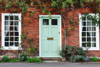 Feature image of post How Does a Building Survey Help Buyers?