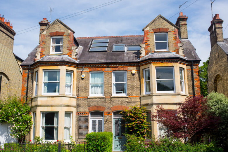 Feature image of How to Settle a Party Wall Dispute Peacefully